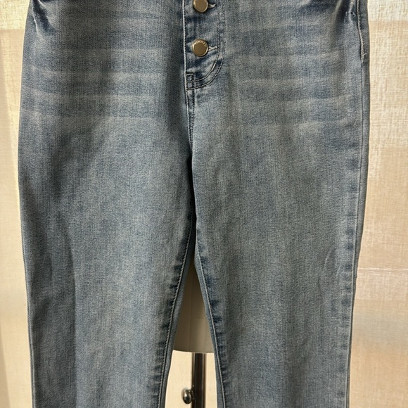 Forever 21 EUC Rhinestones Jeans - Picture 7 of 17